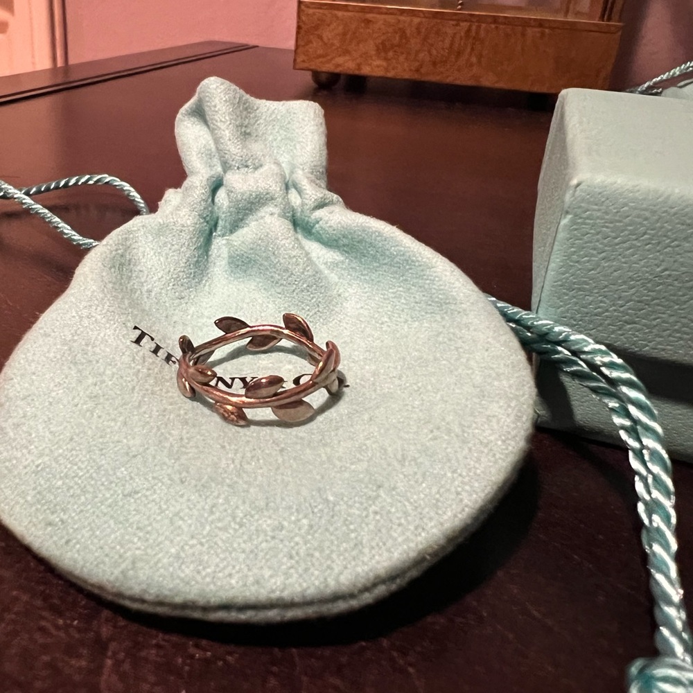 Tiffany Olive leaf band ring box and pouch